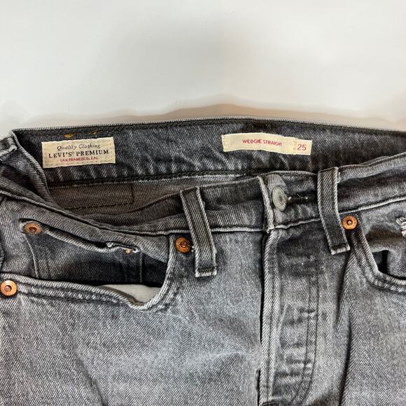 Levi’s Premium  wedgie straight cropped jeans size 25, 26 inch length Big E - Picture 4 of 12